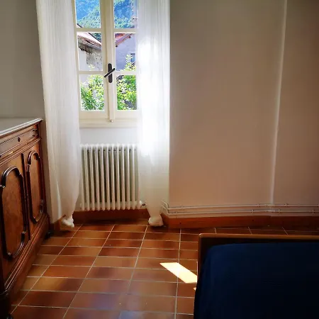 Spacious A Few Min Walk From Como Lake Daire *