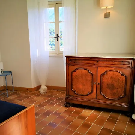 Spacious A Few Min Walk From Como Lake