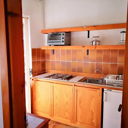Spacious A Few Min Walk From Como Lake Apartment